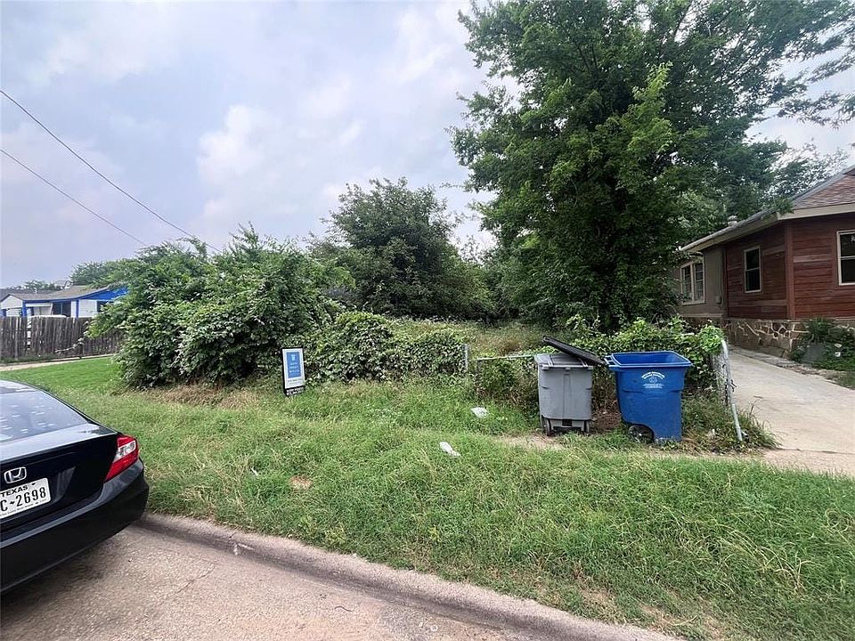 2nd image of 4016 Puget St