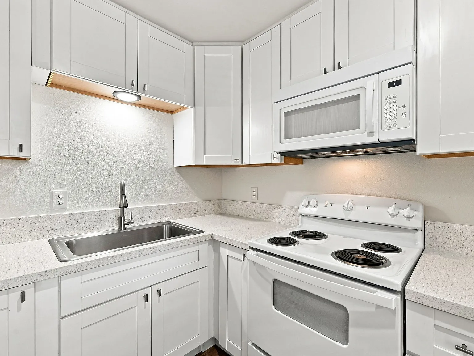 Vista del Sol Apartments — Photo 4