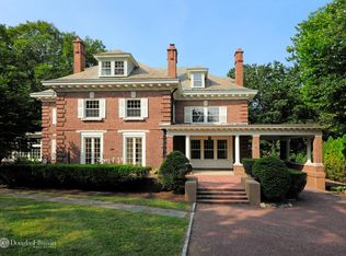 96 Maple Ave, Greenwich, CT 06830