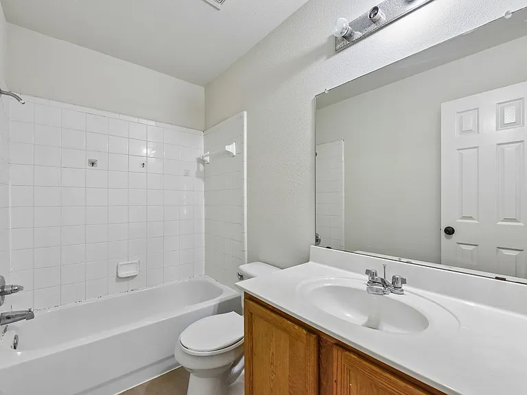 11809 Dunfries Ln — Photo 15