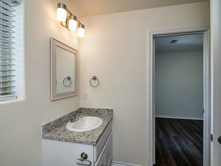 201 S May St #2 — Photo 15