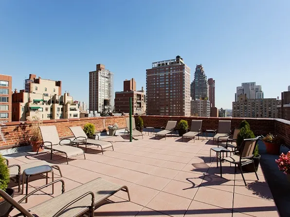 300 East 71st Street 6M image 16 of 16