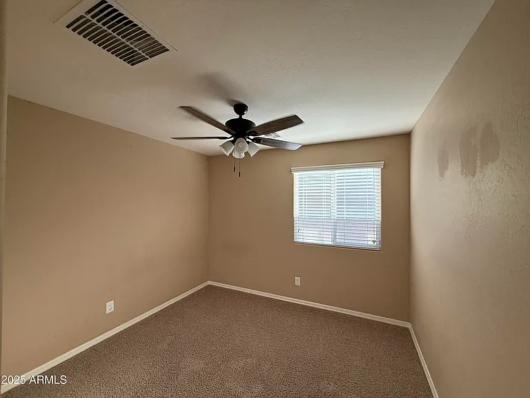 4050 E Oakland St — Photo 15