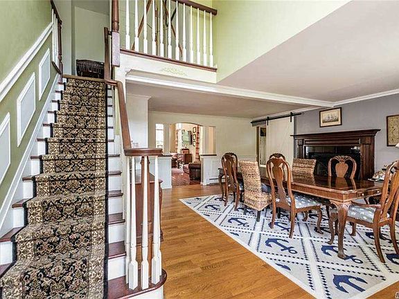 3rd image of 7 Major Trescott Ln
