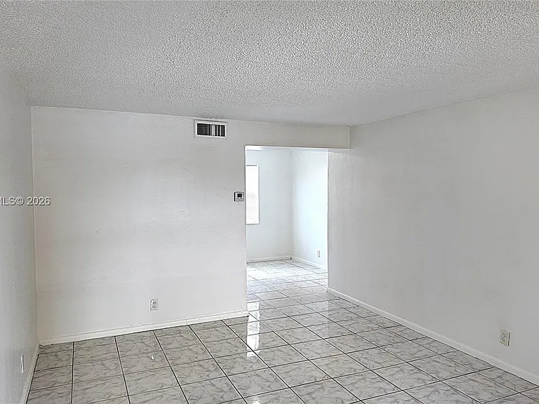 31 SE 2nd Ave #203 — Photo 3
