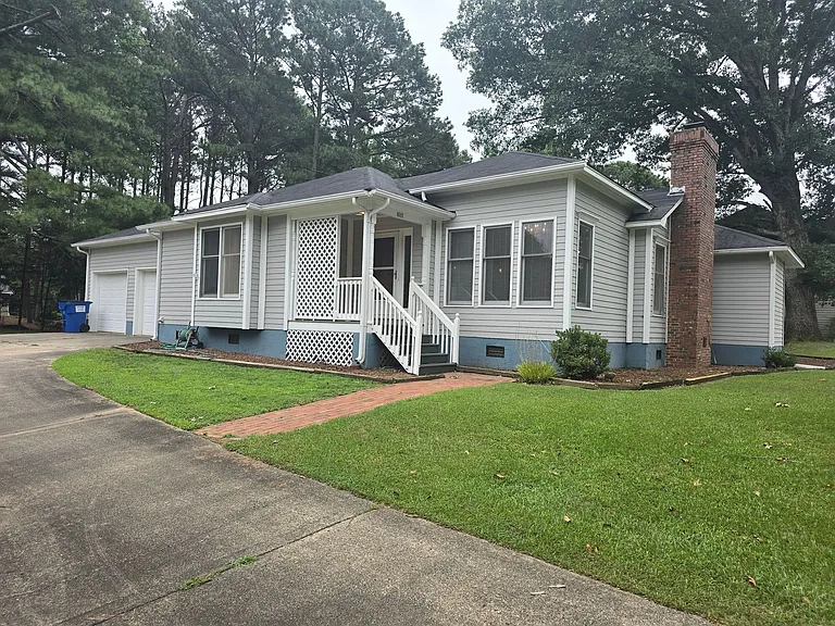 215 Mill Pond Rd — Photo 1