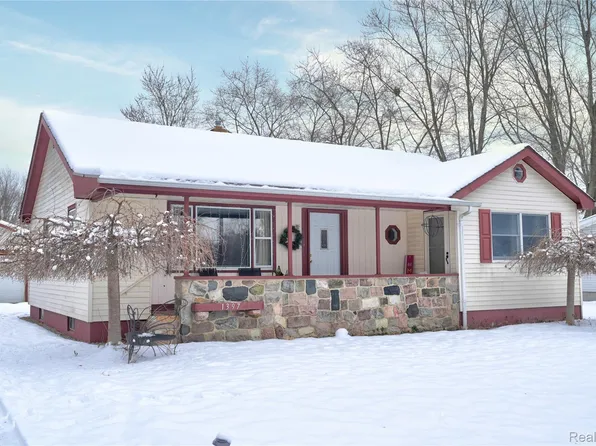1397 Roat Ct, Burton, MI 48509