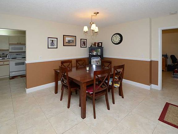 5th image of 3441 Cocoplum Cir #3421