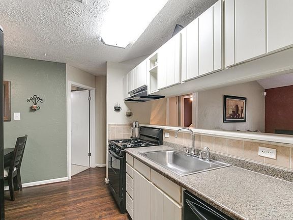4th image of 1010 W Belgravia Dr