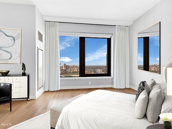 2nd image of 75 Wall St APT 38C
