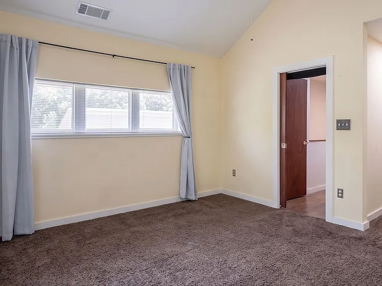 241 Pearl St — Photo 12