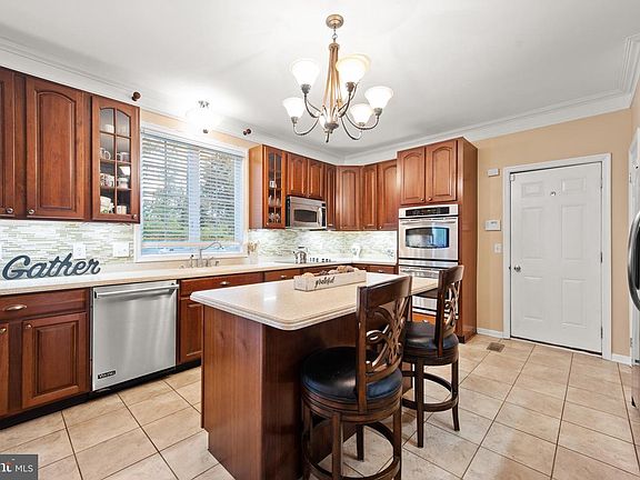 4th image of 212 Delilah Dr