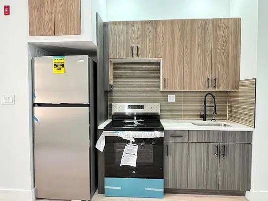 Rented by Yaffa Realty LLC | media 8