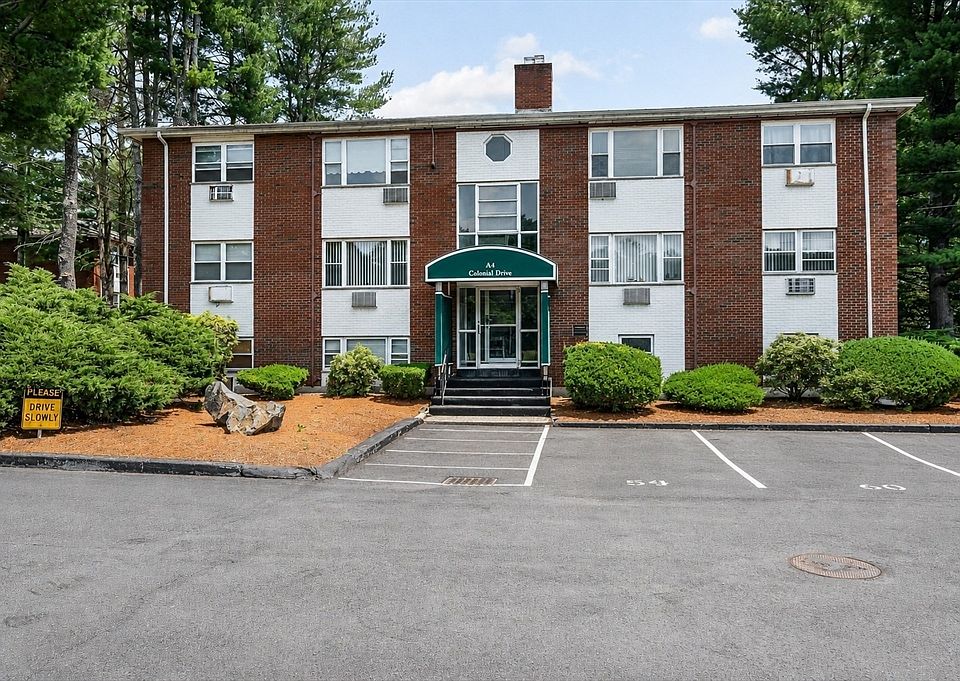 1st image of 4 Colonial Dr #7