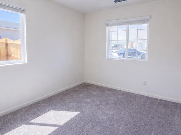 3rd image of 833 Camp Station Dr