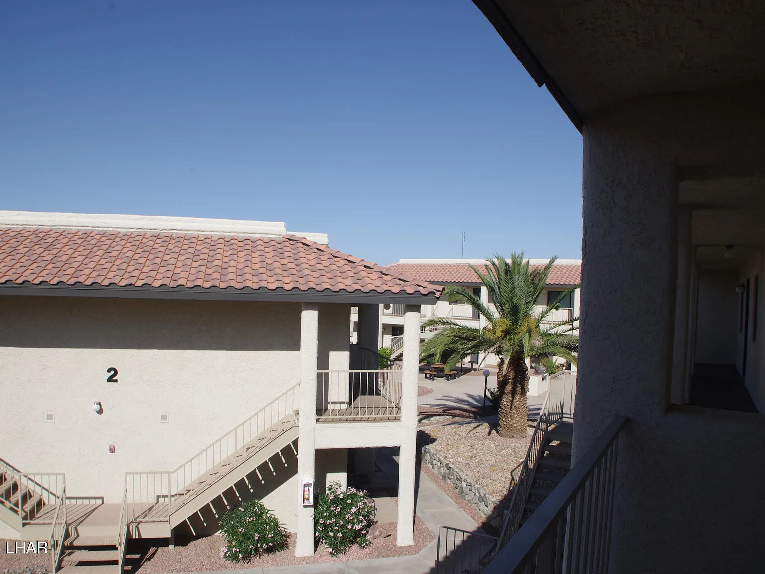 2 bed, 2.0 bath, 920 sqft, $2,000 — Photo 3