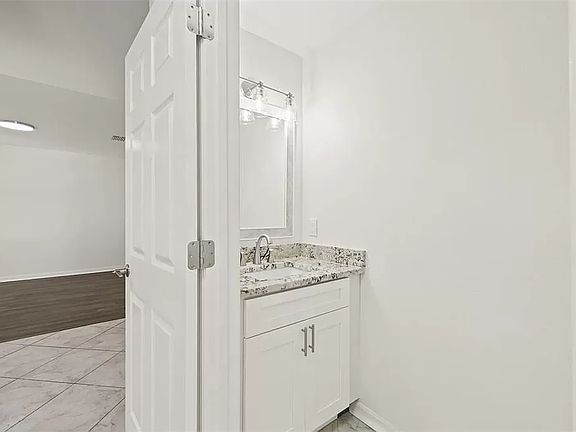4th image of 12748 Lake Vista Dr