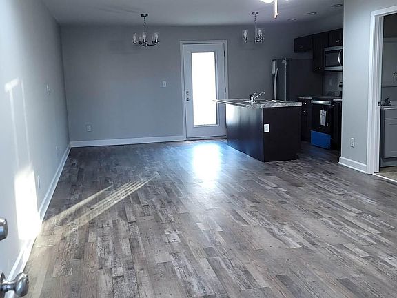 3rd image of 285 Creekwood Ave #B