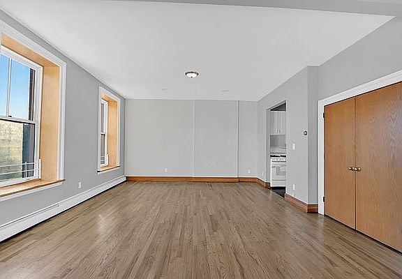 5th image of 135 Lafayette Ave APT 3