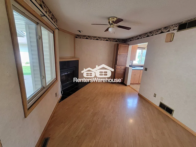 1331 67th Ln N — Photo 6