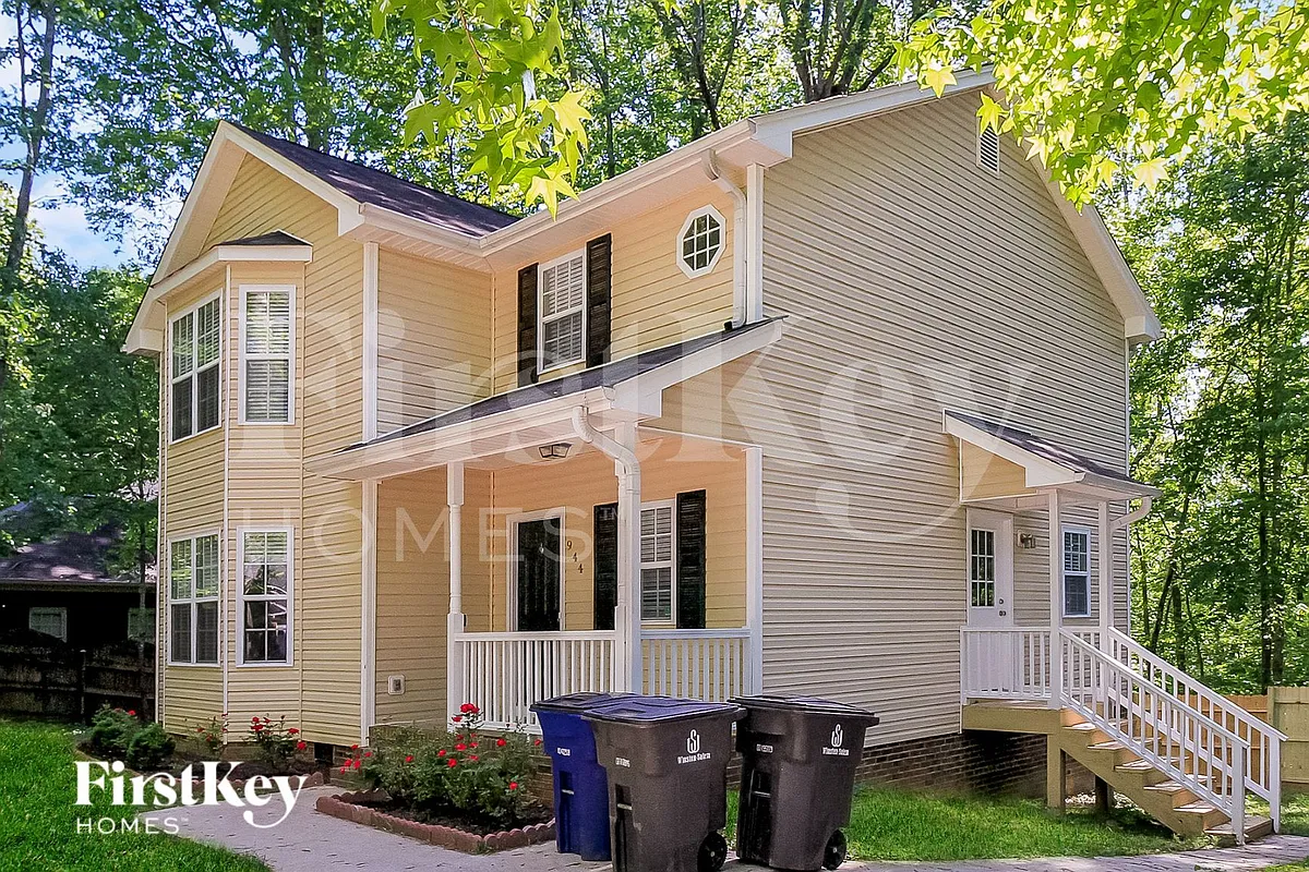 Building Photo - 944 Highland Glen Rd
