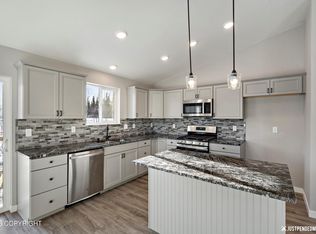 680 N Beaver Lake Rd, Big Lake, AK 99652
