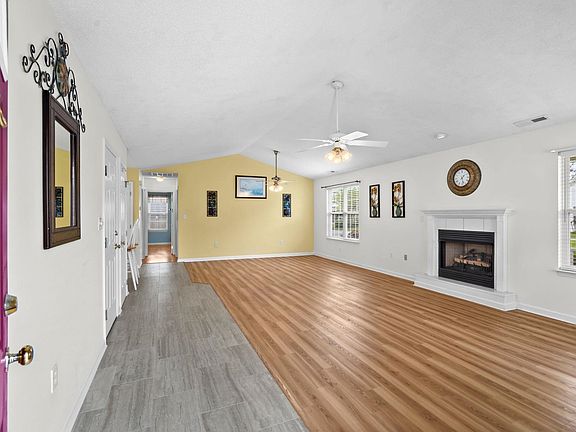 2nd image of 170 Sussex Ct.