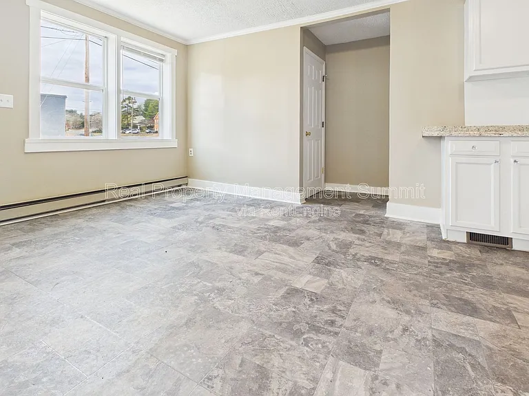 2501 N Augusta St #2 — Photo 5