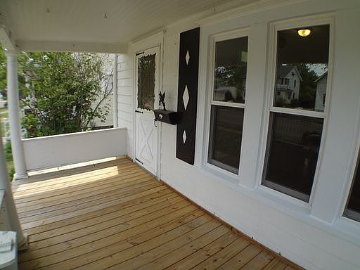 5th image of 216 Kansas Ave