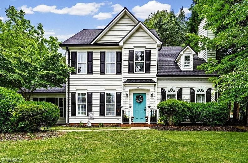 1st image of 141 Leeds Ln
