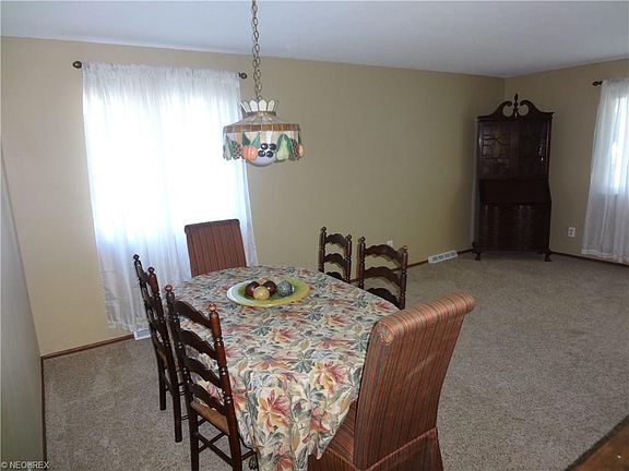 4th image of 10015 Vienna Dr