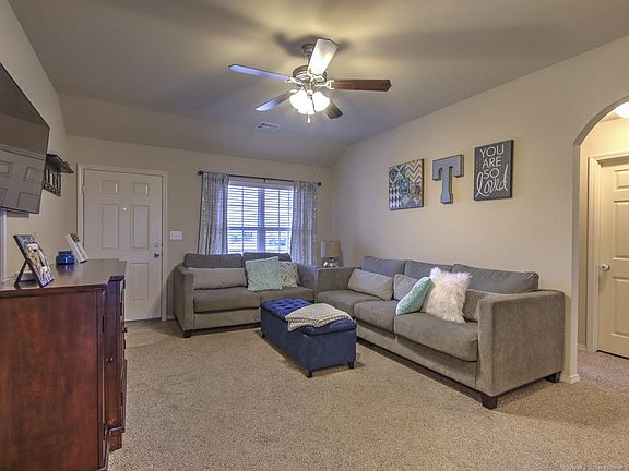 4th image of 25005 E 91st Pl S