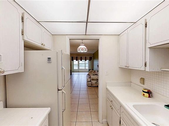3rd image of 1303 S Hercules Ave APT 11