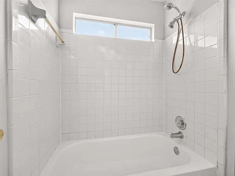 3918 Mill Rock Cir — Photo 25