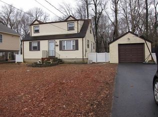 25 Roosevelt St, Pequannock, NJ 07440