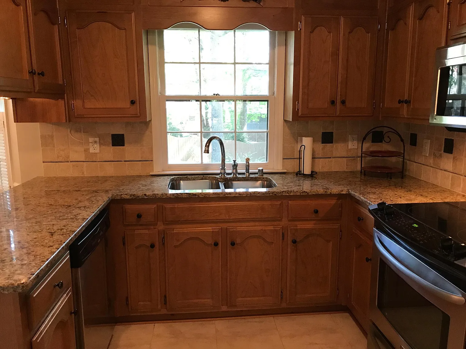 3 bed, 1800 sqft, $1,900 — Photo 3