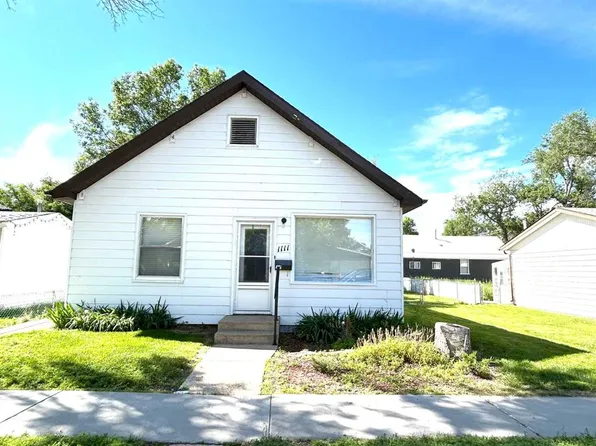1111 W Braemar St SE, Medicine Hat, AB T1A 0W1