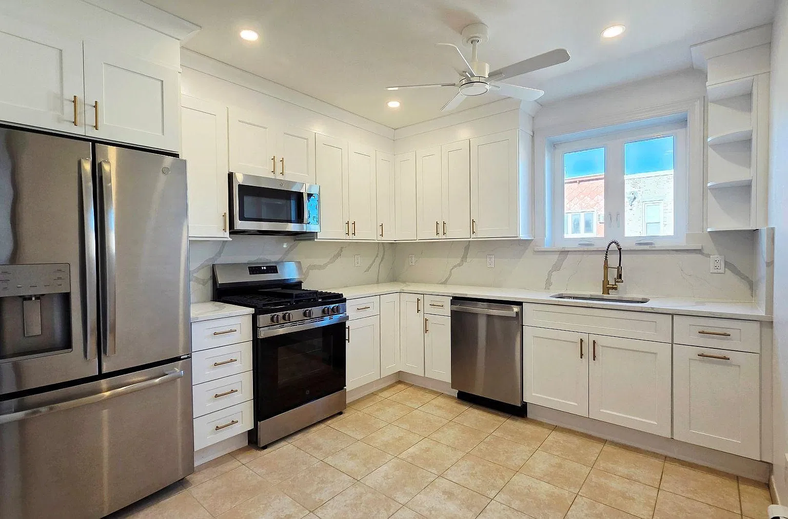 2 bed, 1.0 bath, $3,100 — Photo 1
