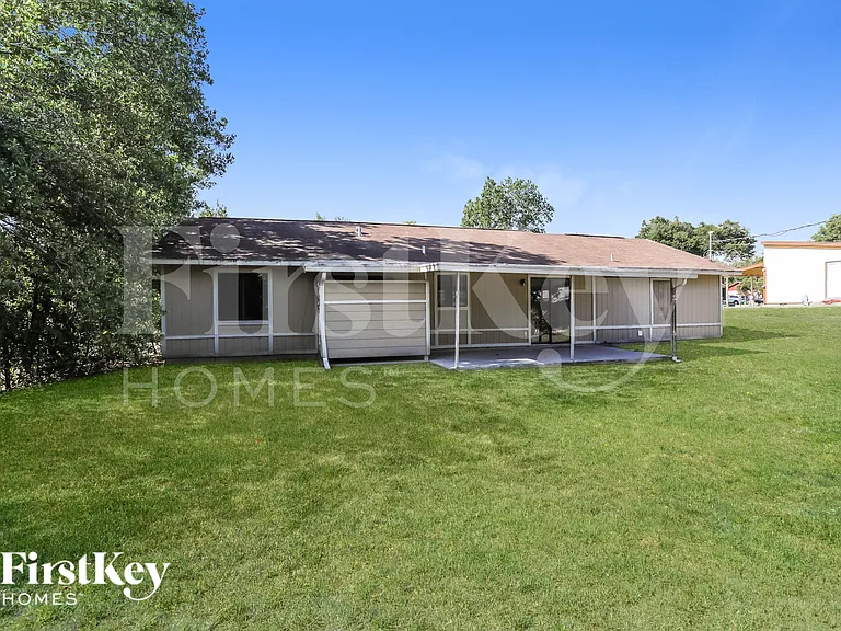 2084 Everest St — Photo 15