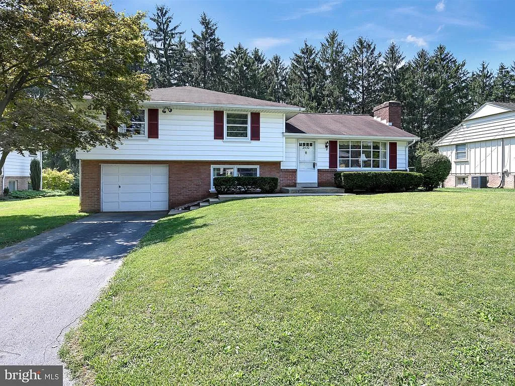 2632 Royal Rd photo 1