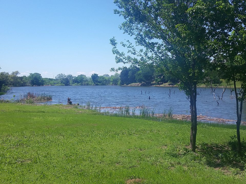 1st image of 2705 Wood Lake Dr