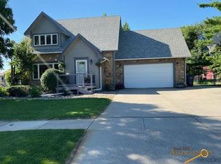 45 Glenshire Dr, Rapid City, SD 57701