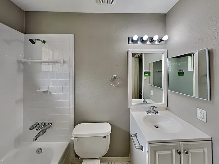 24030 Griffin House Ln — Photo 17
