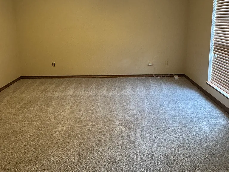 301 S Walnut St — Photo 9