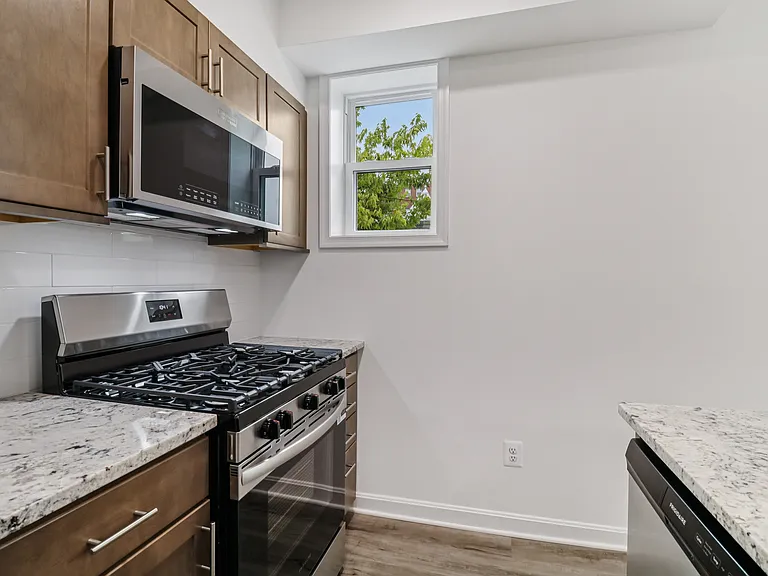 303 Seaton Pl NE #4 — Photo 14