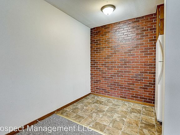 4th image of 1957 W Villard Ave #6