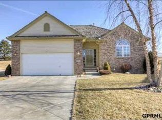 3243 N 157th St, Omaha, NE 68116