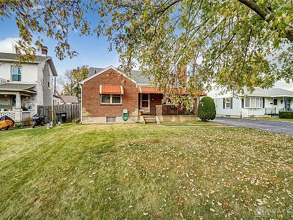 2nd image of 1461 Valley St