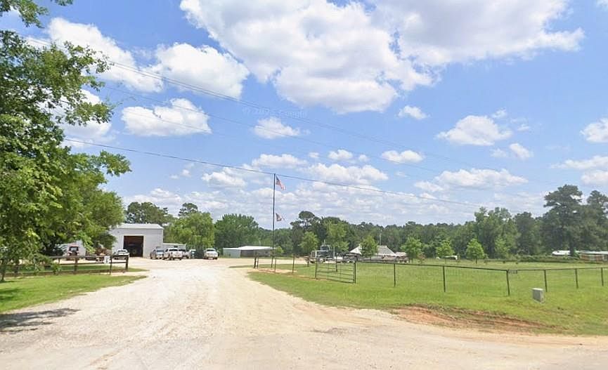 1st image of 3935 Spring Branch Rd