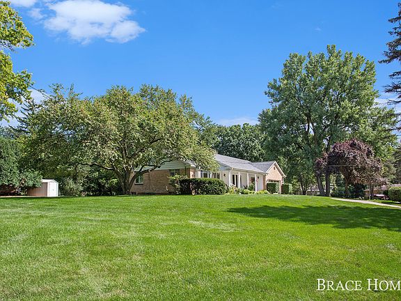 5th image of 4091 Baywood Dr SE